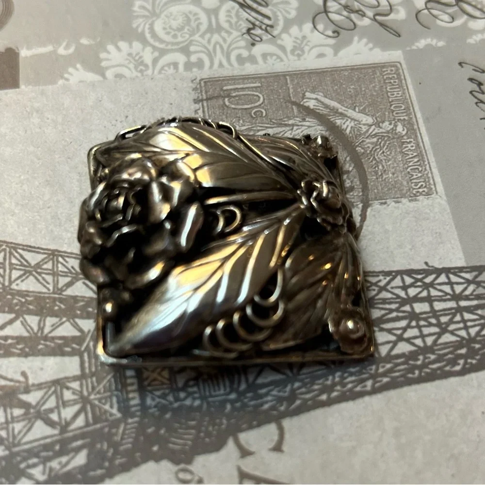 Vintage Sterling Silver wire-work Floral Brooch